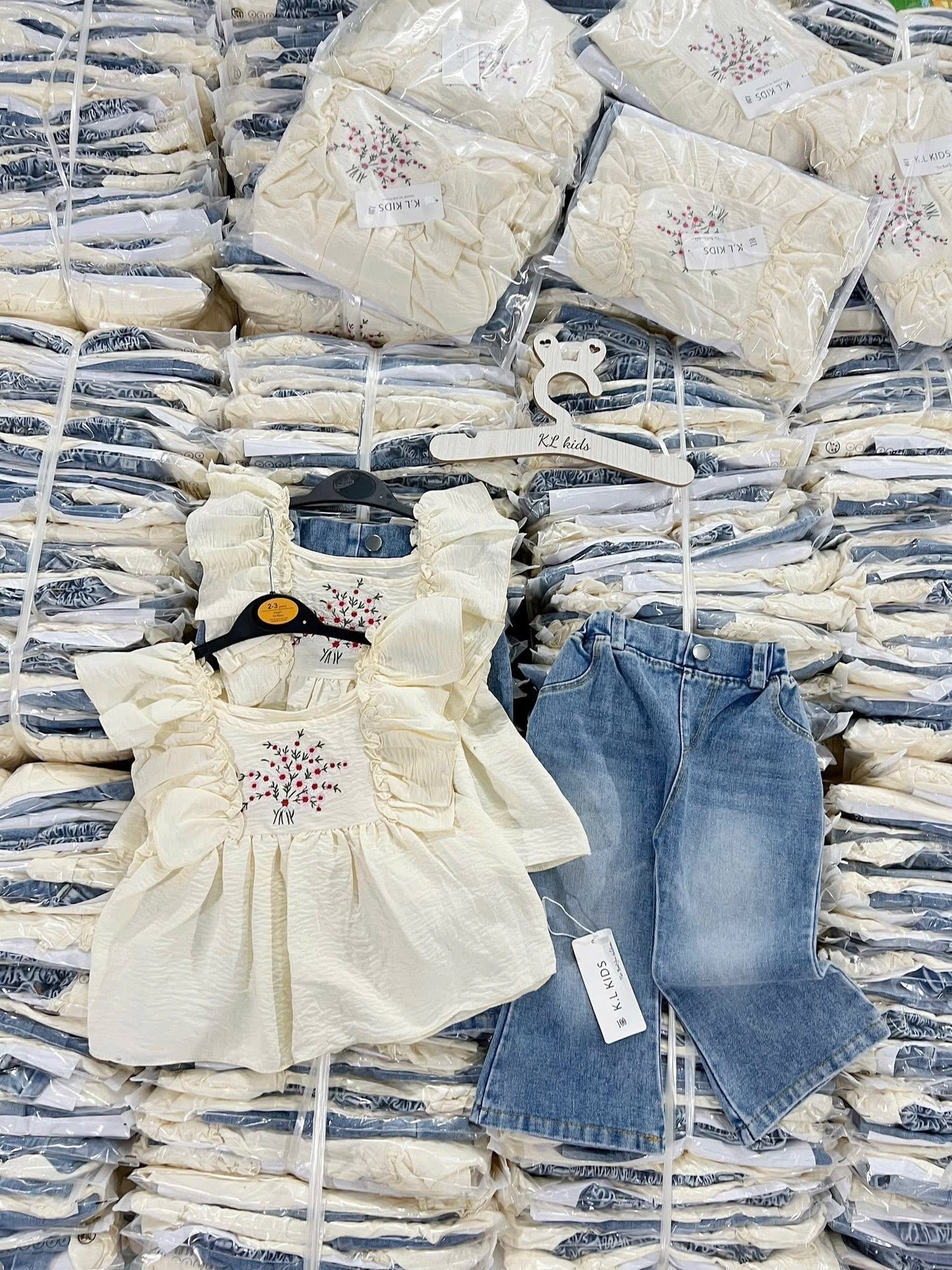 Cream Top + Denim Pants Terno